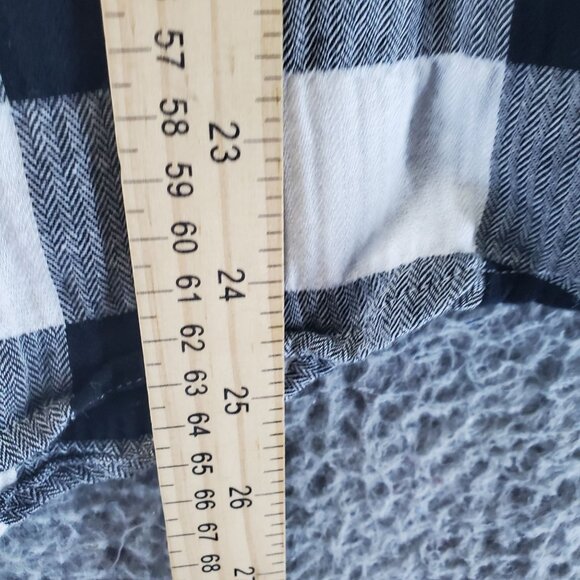 Cato Top Womens XL Black/White Plaid Button Front Long Sleeve Relaxed Fit - Picture 6 of 9